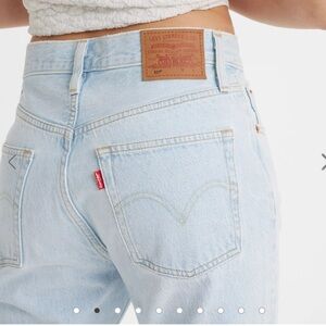 Levi’s high waisted 501’s light wash. L30 W28. Only worn once.